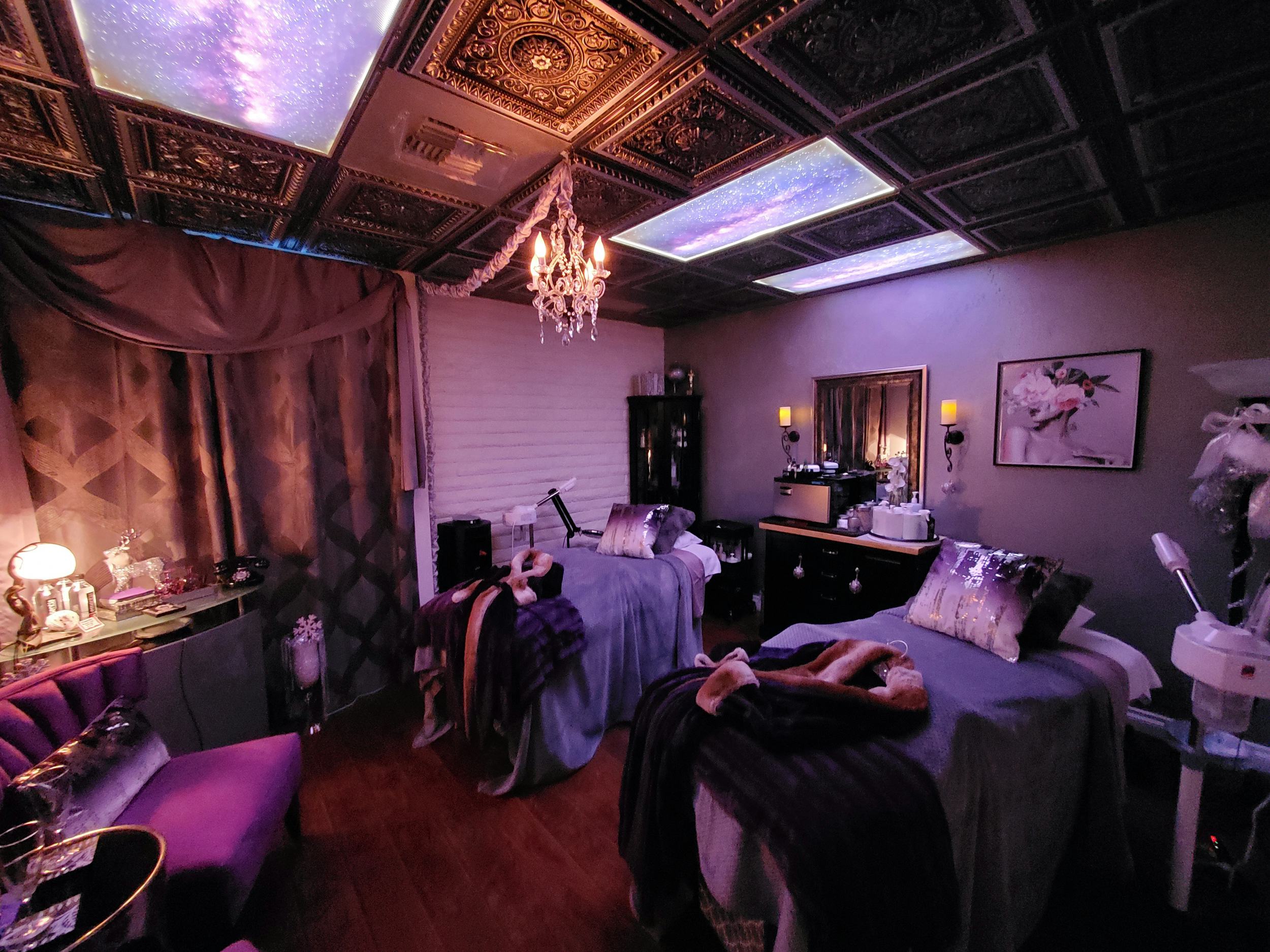 Hollywood Glam couples room